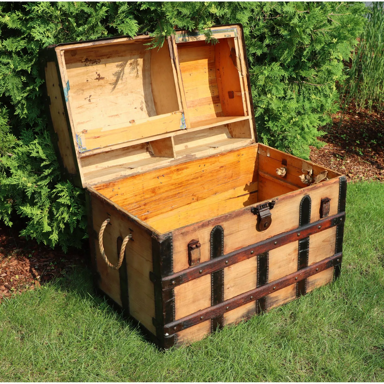 Leatheroid Brass Copper Button Dome Top 34" Steamer Trunk Pirate Chest Antique