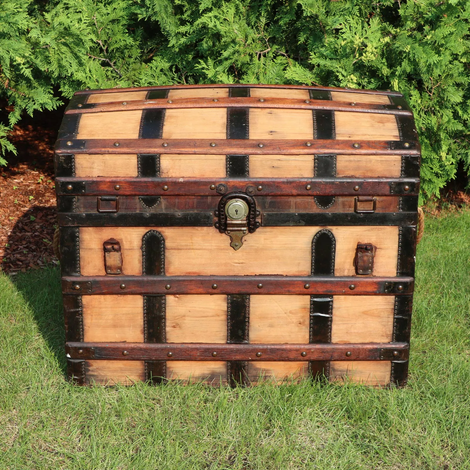 Leatheroid Brass Copper Button Dome Top 34" Steamer Trunk Pirate Chest Antique