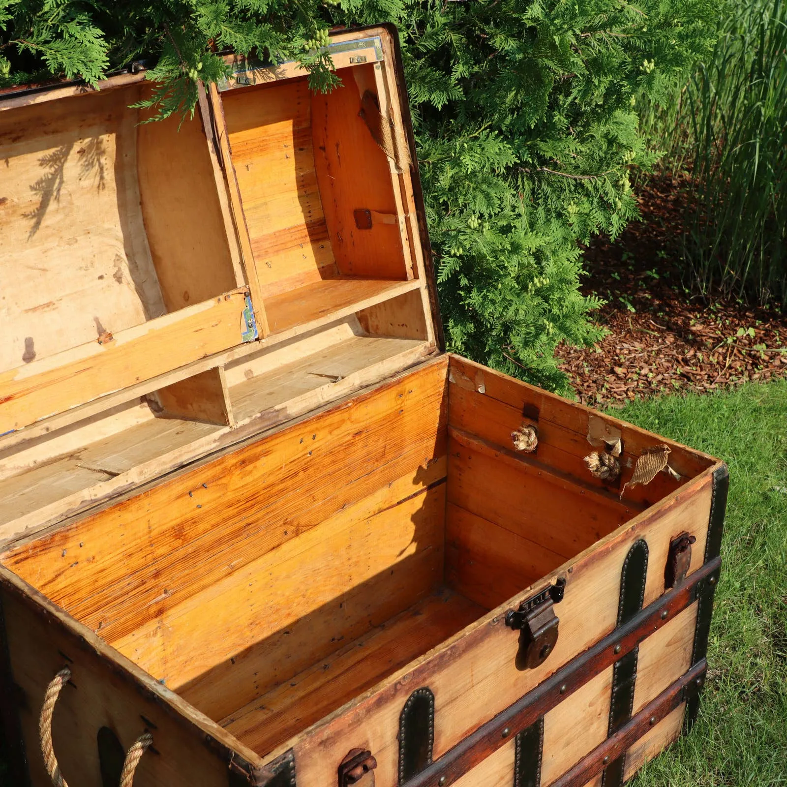 Leatheroid Brass Copper Button Dome Top 34" Steamer Trunk Pirate Chest Antique