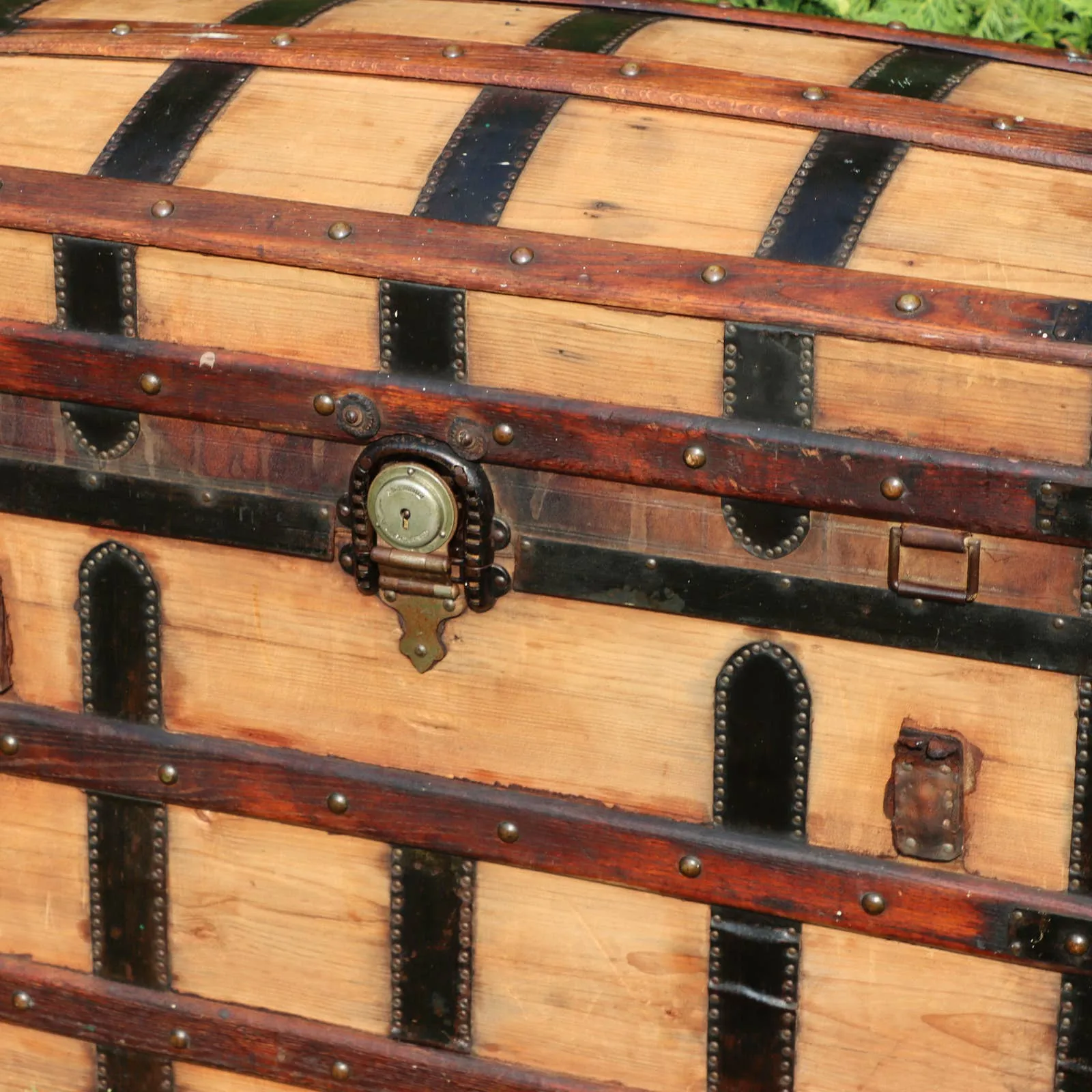 Leatheroid Brass Copper Button Dome Top 34" Steamer Trunk Pirate Chest Antique