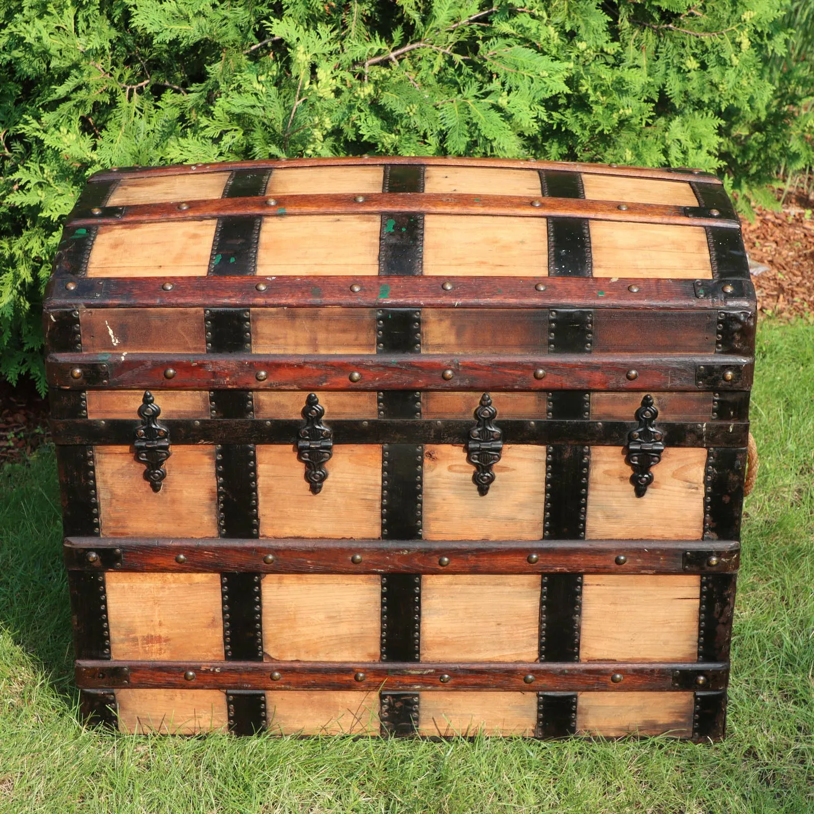 Leatheroid Brass Copper Button Dome Top 34" Steamer Trunk Pirate Chest Antique