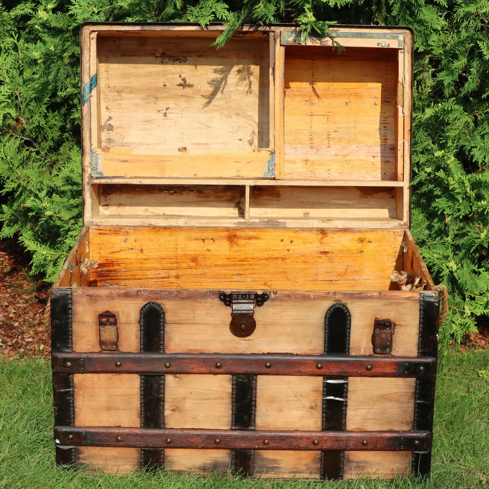 Leatheroid Brass Copper Button Dome Top 34" Steamer Trunk Pirate Chest Antique